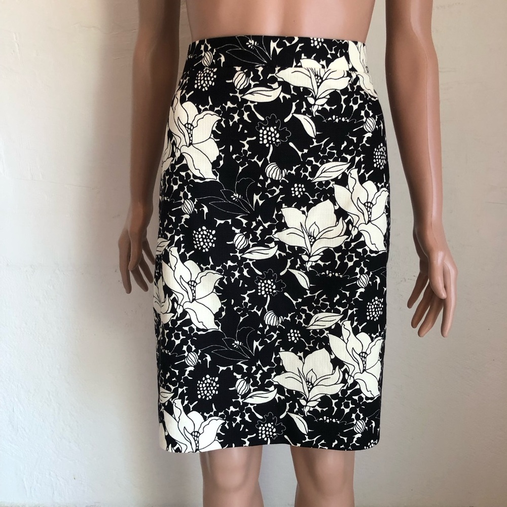 J. Crew Floral The Pencil Skirt Black/Cream Women’s Size 6 Knee-High Fastival